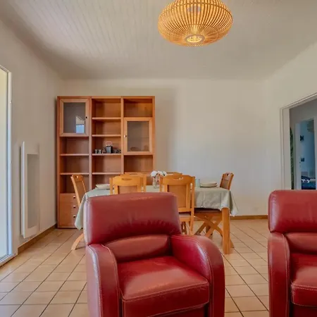Maison Caupos בית נופש ביסקארוס